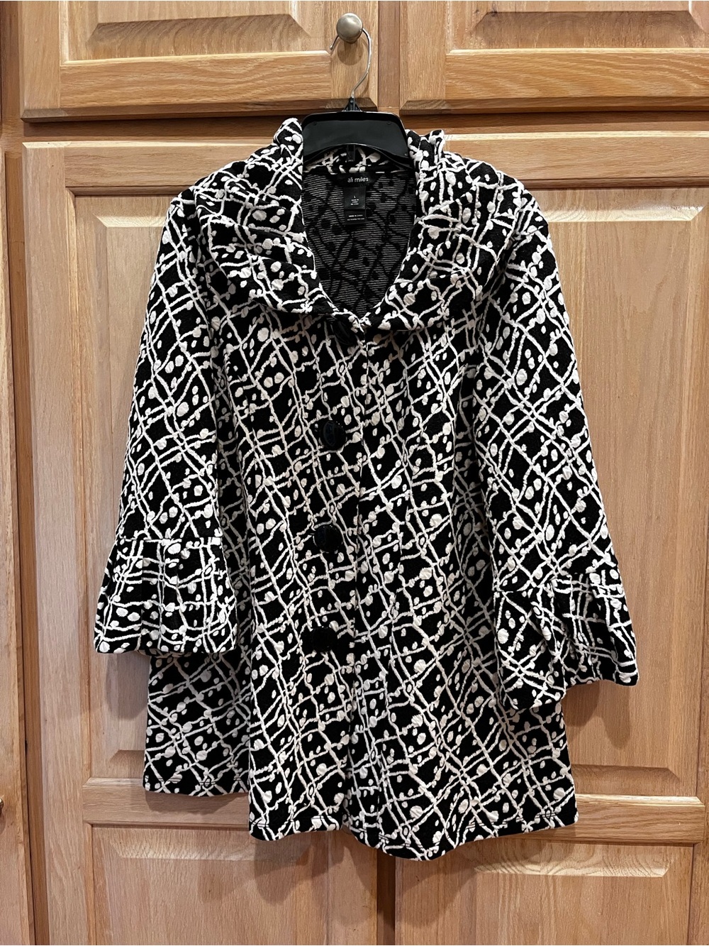 Ali Miles Black and White Graphic Pattern Jacket, Ruffled Collar and Bell Sleeve